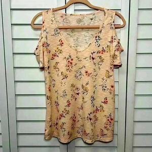 SO Floral Short Sleeve V-Neck Cold Shoulder Tee Size XS Peach